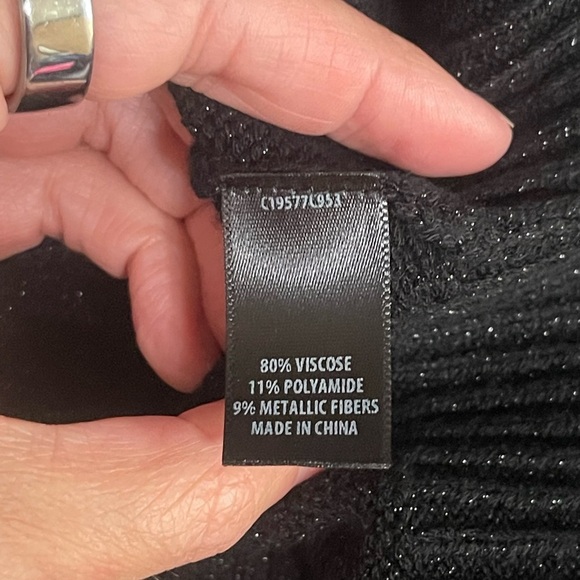 NEW ST. JOHN CLASSICS ERIN BUTTON FRONT CARDIGAN GOLD SPARKLE SANTA ROMA KNIT LG - Picture 10 of 11